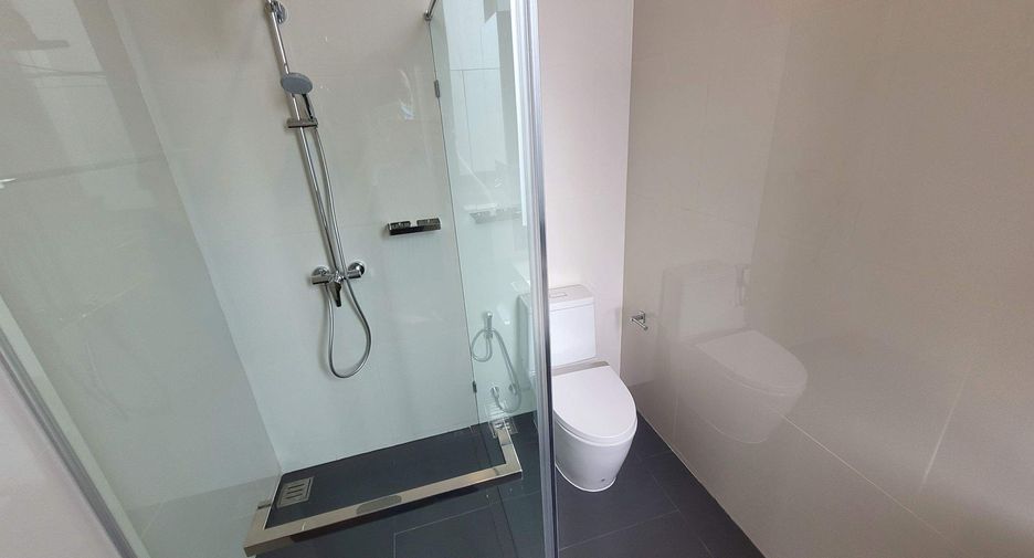 Condo en alquiler de 3 habitaciones en Khlong Toei, Bangkok