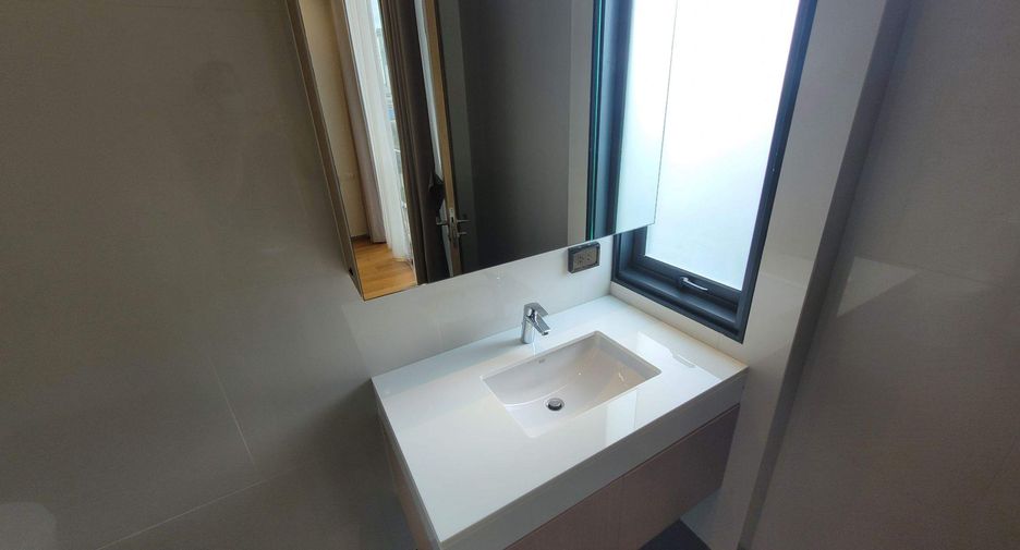 Condo en alquiler de 3 habitaciones en Khlong Toei, Bangkok