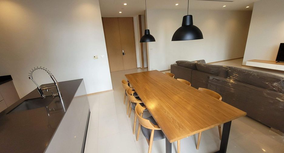Condo en alquiler de 3 habitaciones en Khlong Toei, Bangkok