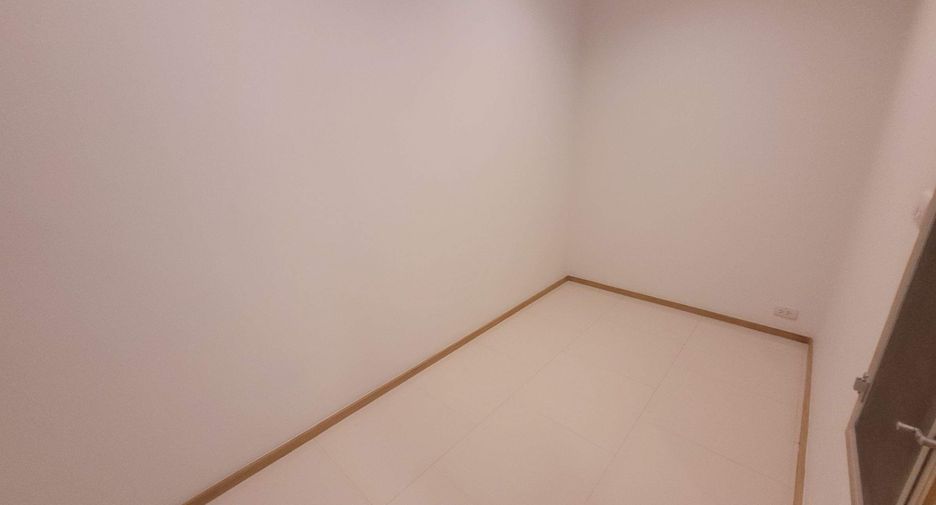 Condo en alquiler de 3 habitaciones en Khlong Toei, Bangkok