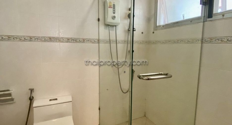 For rent 3 bedrooms house in South Pattaya, Pattaya