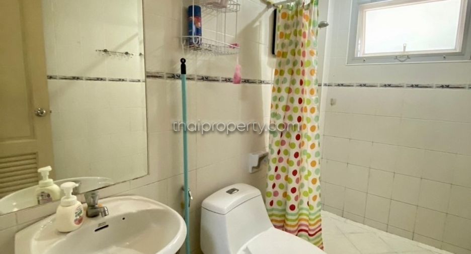 For rent 3 bedrooms house in South Pattaya, Pattaya