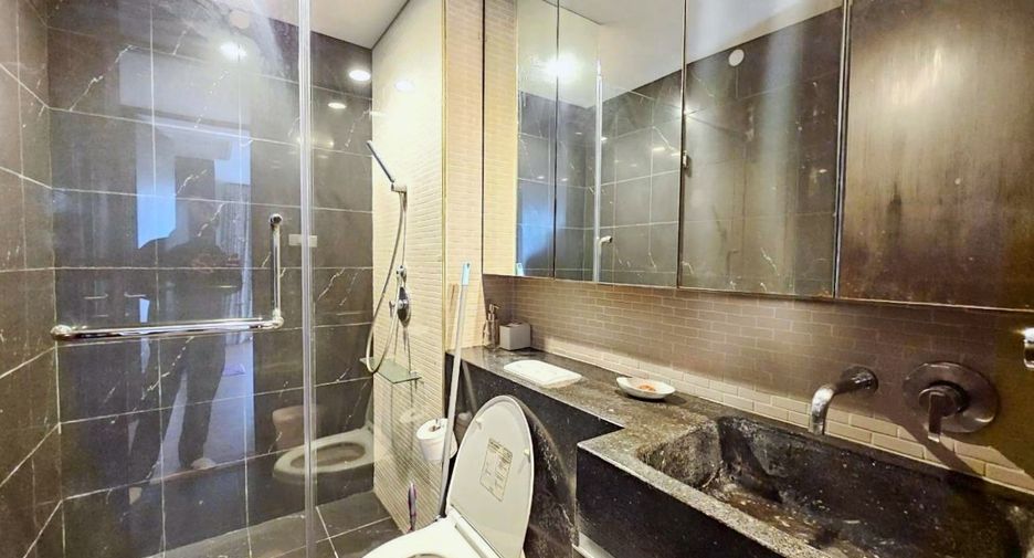 For rent 2 bedrooms condo in Watthana, Bangkok