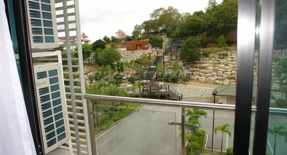For rent 2 bedrooms condo in Pratumnak, Pattaya