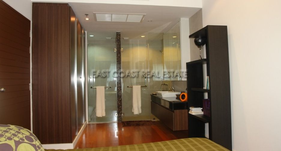 For rent 2 bedrooms condo in Pratumnak, Pattaya