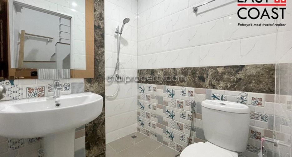 For rent 4 bedrooms house in East Pattaya, Pattaya