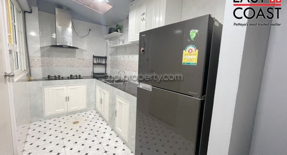 For rent 4 bedrooms house in East Pattaya, Pattaya
