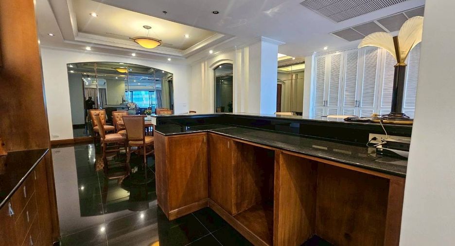 For rent 3 bedrooms condo in Watthana, Bangkok