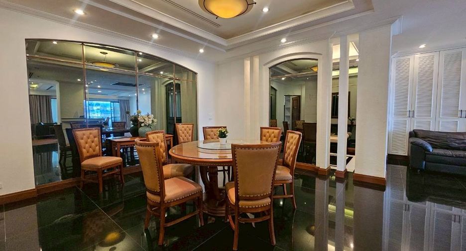 For rent 3 bedrooms condo in Watthana, Bangkok