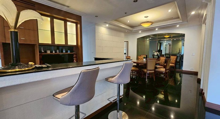 For rent 3 bedrooms condo in Watthana, Bangkok