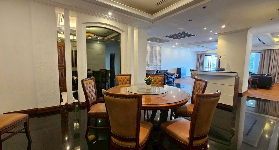 For rent 3 bedrooms condo in Watthana, Bangkok