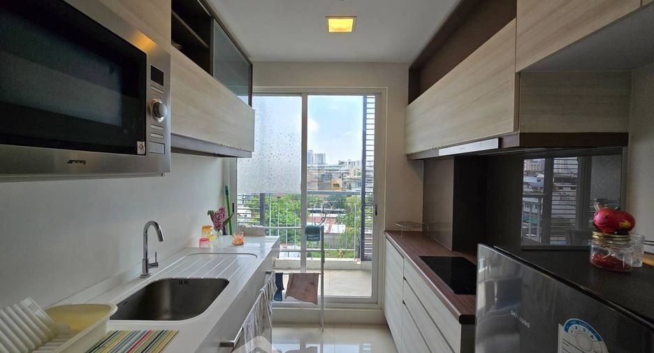 For sale 1 bed condo in Thon Buri, Bangkok