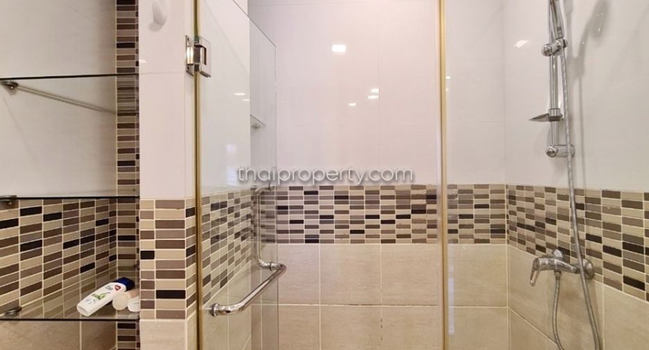 For rent 1 bed condo in Pratumnak, Pattaya