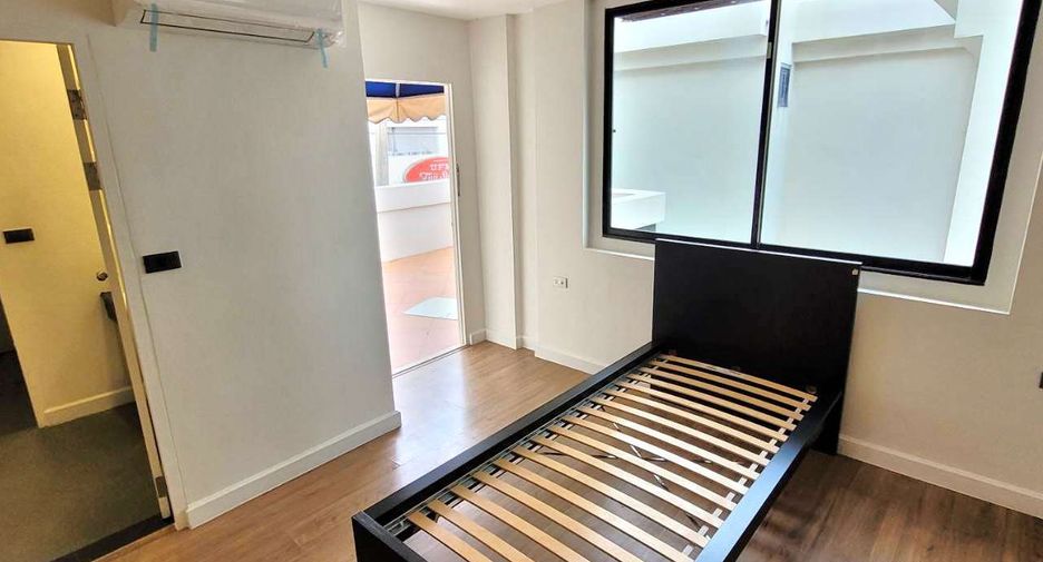 For rent 3 ベッドルーム condo in Watthana, Bangkok
