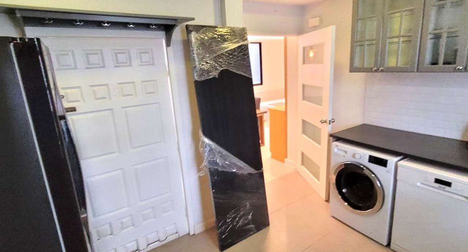 For rent 3 ベッドルーム condo in Watthana, Bangkok