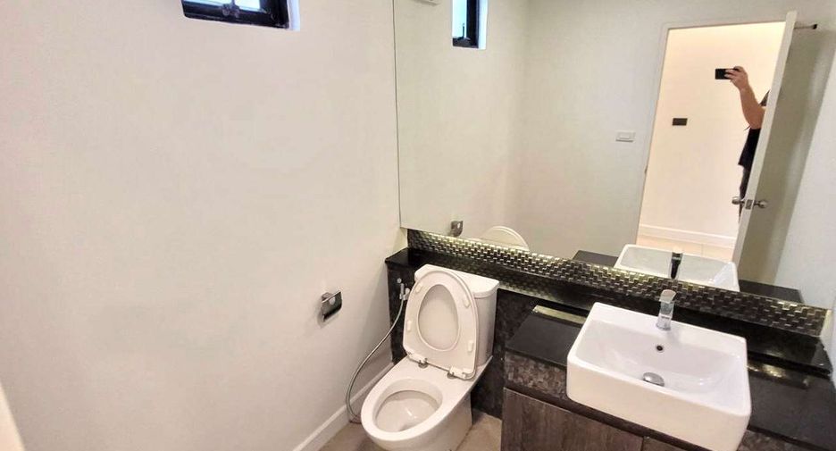 For rent 3 ベッドルーム condo in Watthana, Bangkok