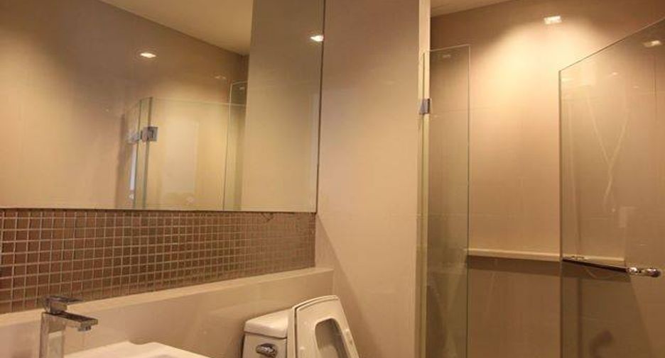 For rent 2 bedrooms condo in Phaya Thai, Bangkok