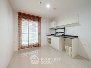 For sale 2 bedrooms condo in Huai Khwang, Bangkok