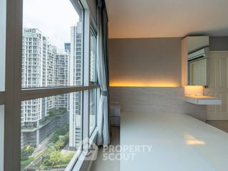 For sale 2 bedrooms condo in Huai Khwang, Bangkok