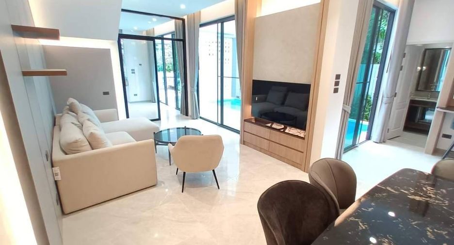 For rent 4 bedrooms house in Watthana, Bangkok