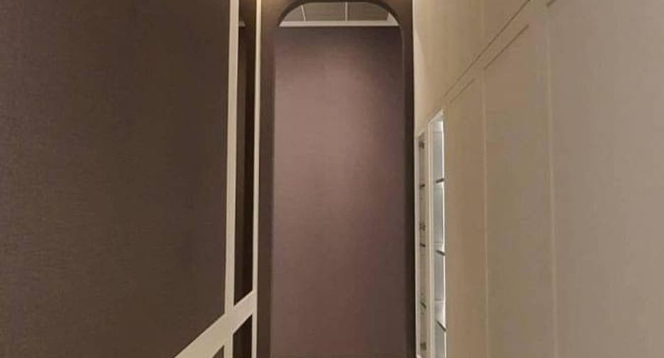For rent 2 bedrooms condo in Bang Rak, Bangkok