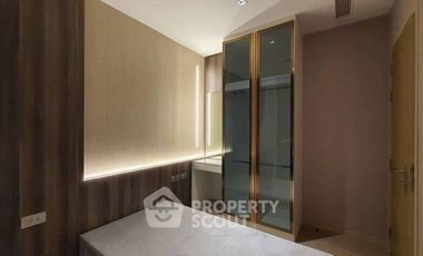 For rent 2 bedrooms condo in Bang Rak, Bangkok