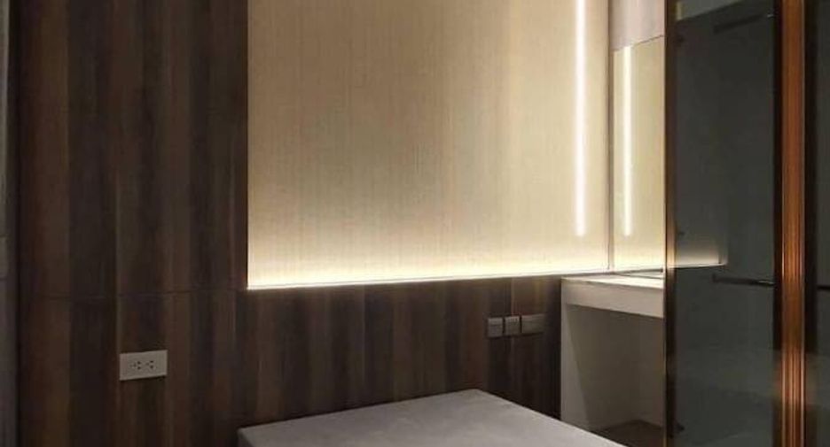 For rent 2 bedrooms condo in Bang Rak, Bangkok
