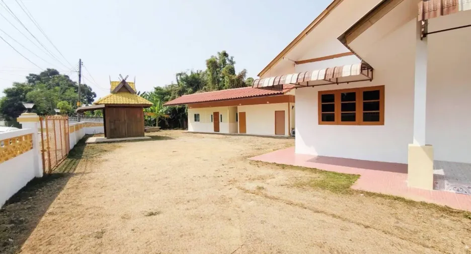 For sale 4 bedrooms house in Mueang Phrae, Phrae