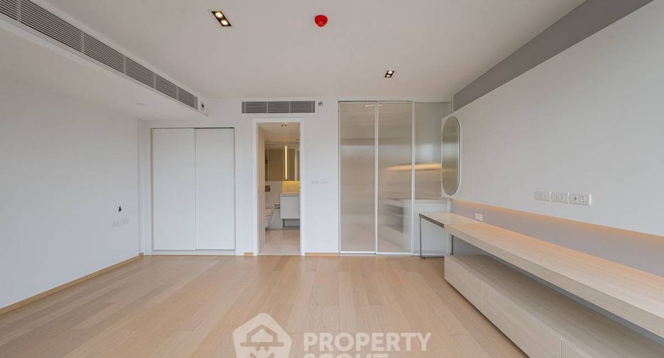 For sale 1 bed condo in Watthana, Bangkok