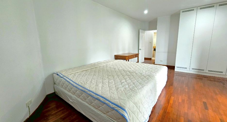 For rent 3 bedrooms condo in Watthana, Bangkok