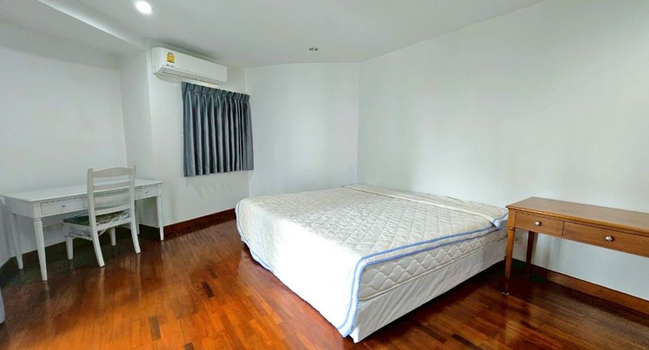 For rent 3 bedrooms condo in Watthana, Bangkok