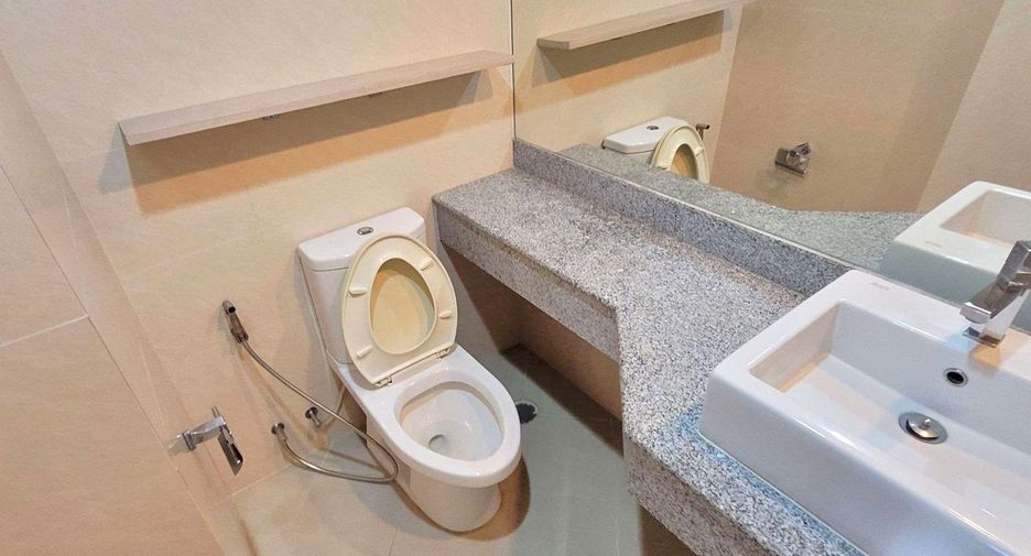 Condo en alquiler de 3 habitaciones en Watthana, Bangkok