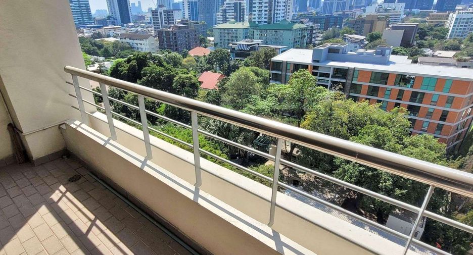 Condo en alquiler de 3 habitaciones en Watthana, Bangkok