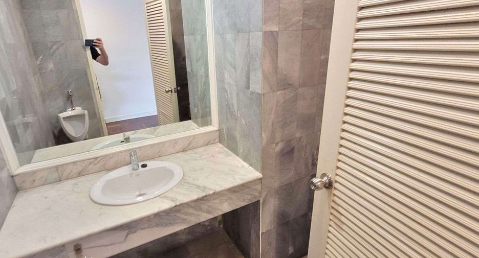 Condo en alquiler de 3 habitaciones en Watthana, Bangkok