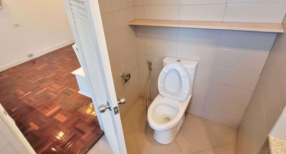 Condo en alquiler de 3 habitaciones en Watthana, Bangkok