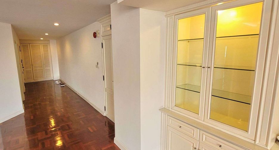 Condo en alquiler de 3 habitaciones en Watthana, Bangkok