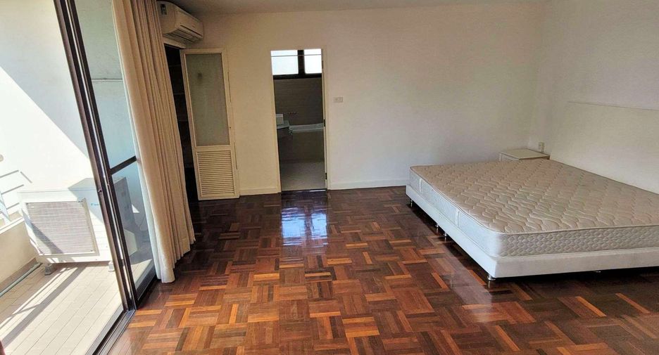 Condo en alquiler de 3 habitaciones en Watthana, Bangkok