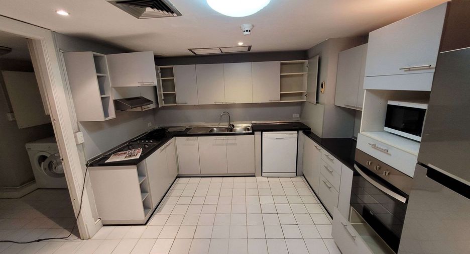 Wohnung zur Miete mit 3 Zimmer in Khlong Toei, Bangkok