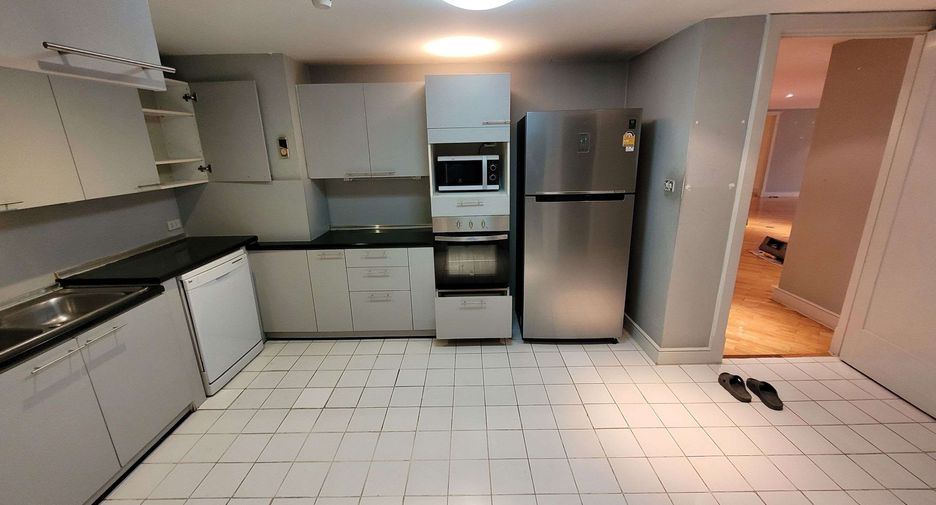 Wohnung zur Miete mit 3 Zimmer in Khlong Toei, Bangkok