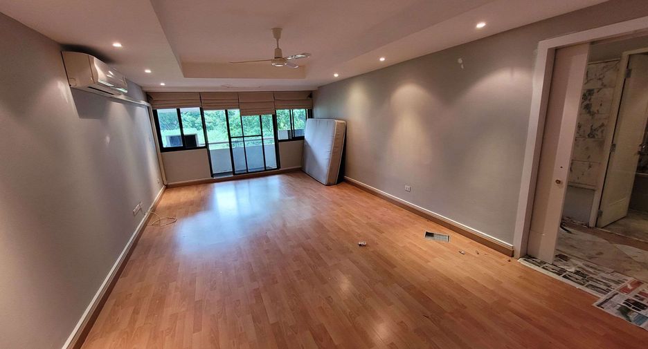 Wohnung zur Miete mit 3 Zimmer in Khlong Toei, Bangkok