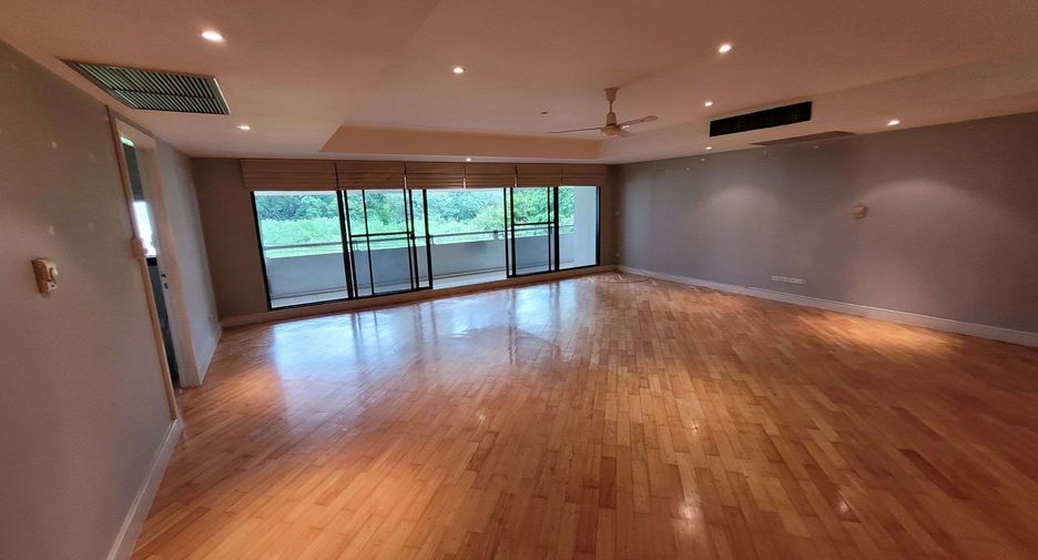 Wohnung zur Miete mit 3 Zimmer in Khlong Toei, Bangkok
