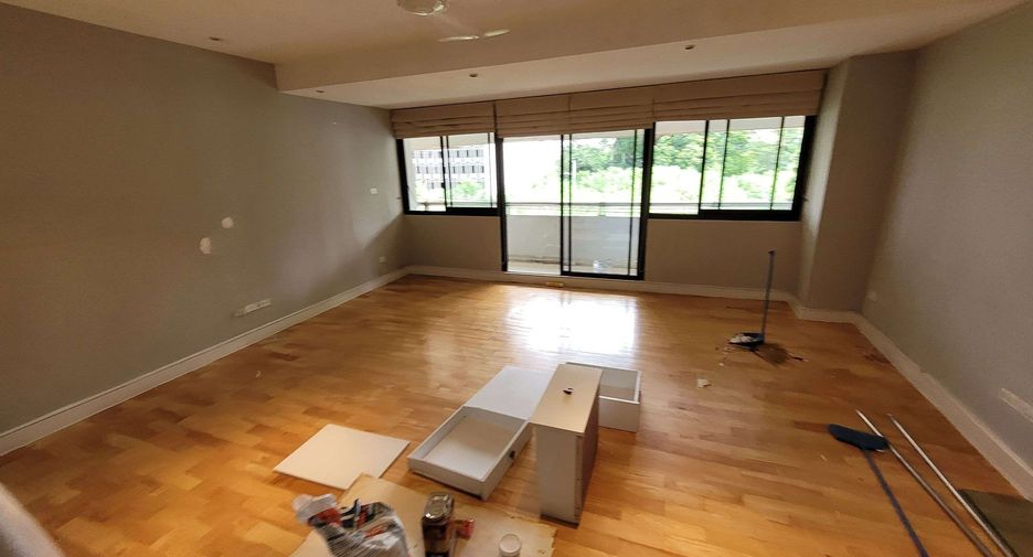 Wohnung zur Miete mit 3 Zimmer in Khlong Toei, Bangkok