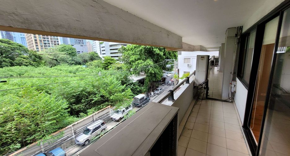 Wohnung zur Miete mit 3 Zimmer in Khlong Toei, Bangkok