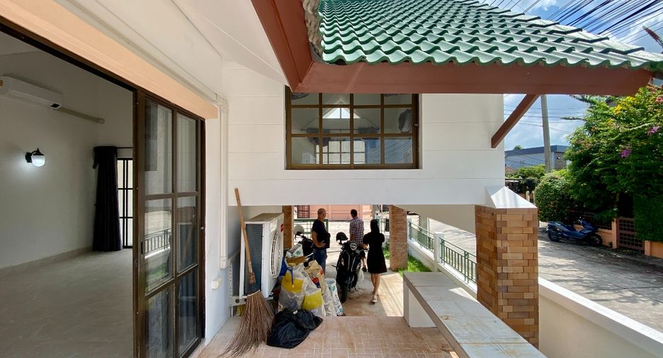 For sale 2 bedrooms house in East Pattaya, Pattaya