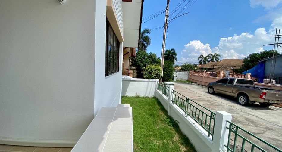 For sale 2 bedrooms house in East Pattaya, Pattaya
