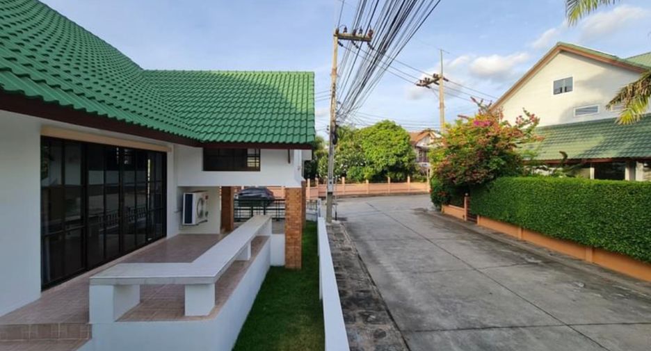 For sale 2 bedrooms house in East Pattaya, Pattaya