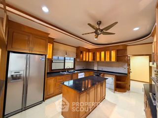 Haus zur Miete und zum Kauf mit 4 Zimmer in Bang Lamung, Chonburi