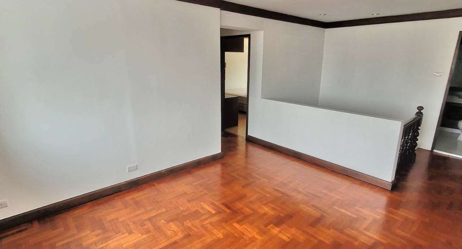 Condo en alquiler de 3 habitaciones en Watthana, Bangkok