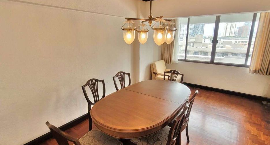Condo en alquiler de 3 habitaciones en Watthana, Bangkok