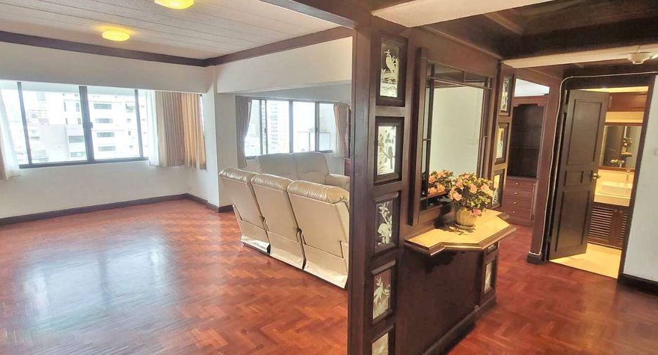 Condo en alquiler de 3 habitaciones en Watthana, Bangkok